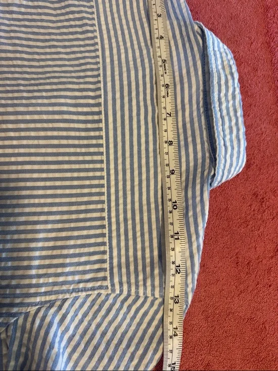 H&M Blue and White Striped Short Sleeve Button-Up - Picture 5 of 10